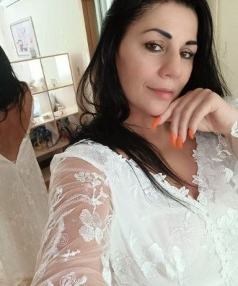 Я знаю, как сделать тебе по-настоящему хорошо и довести до абсолютного экстаза. В моем арсенале множество интимных услуг, каждая из которых приведет тебя к невероятному наслаждению. Ты можешь рассчитывать на профессиональное обслуживание и полную конфиденциальность. Мои отзывы говорят сами за себя - мои клиенты влюбляются в меня с первого взгляда. 🌸🔥
Фото меня сможешь смотреть в моей галерее при встрече. Жду тебя в Москве, готовая подарить тебе незабываемые моменты страсти и наслаждения. Забудь обо всех заботах и проблемах, я позабочусь о твоем максимальном удовлетворении. 🌃💫 Ленчик